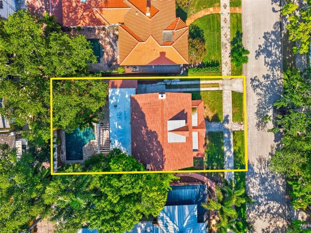 835 16TH AVENUE NE, St Petersburg, FL 33704