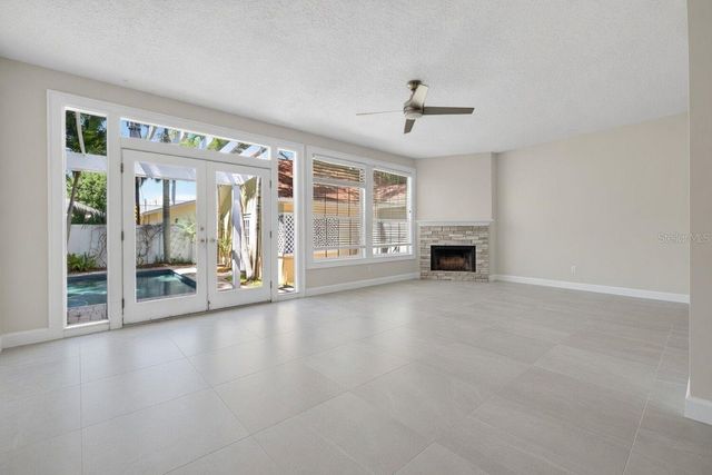835 16TH AVENUE NE, St Petersburg, FL 33704