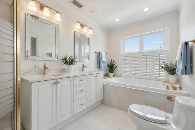 835 16TH AVENUE NE, St Petersburg, FL 33704