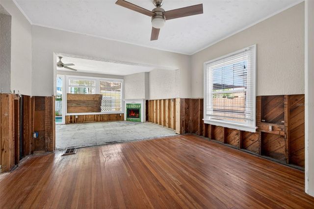 835 16TH AVENUE NE, St Petersburg, FL 33704