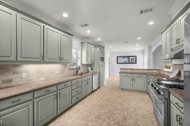 1105 Reata Drive, Weatherford, TX 76087