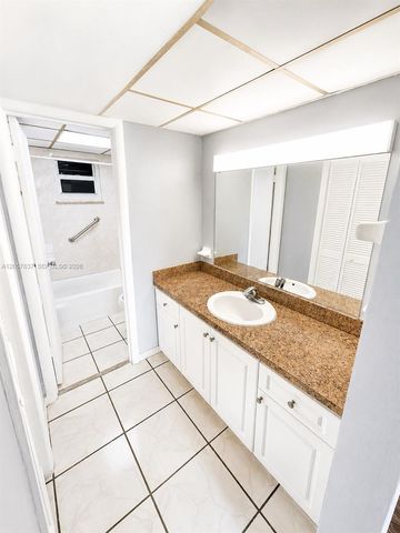 2400 NW 16th St Rd 407, Miami, FL 33125