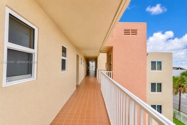 2400 NW 16th St Rd 407, Miami, FL 33125