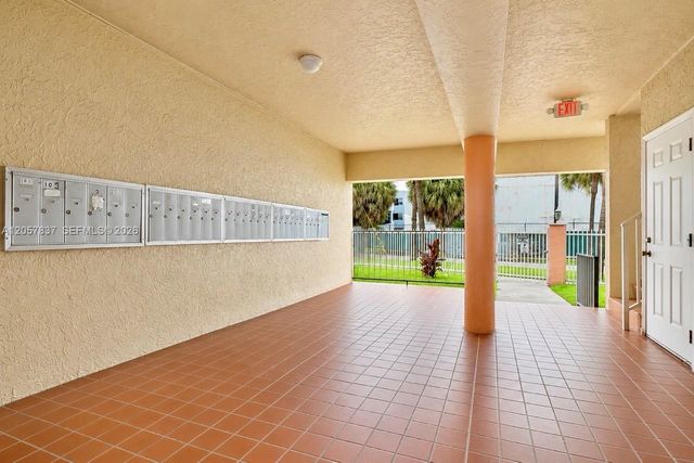 2400 NW 16th St Rd 407, Miami, FL 33125
