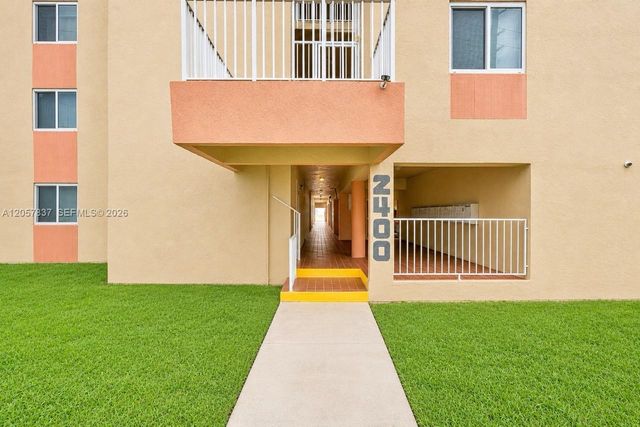 2400 NW 16th St Rd 407, Miami, FL 33125