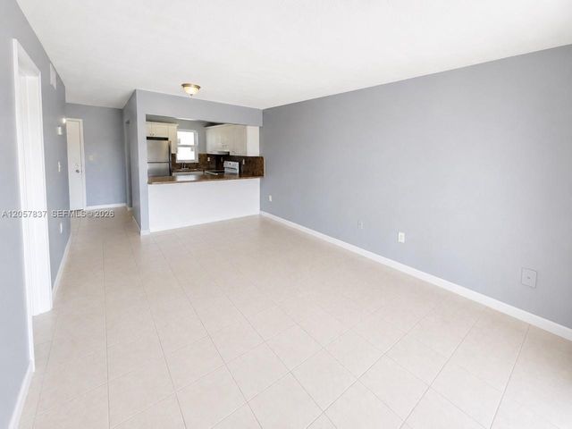 2400 NW 16th St Rd 407, Miami, FL 33125