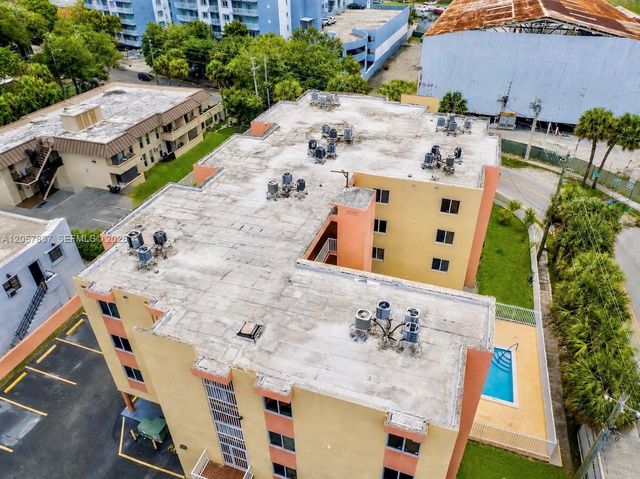 2400 NW 16th St Rd 407, Miami, FL 33125