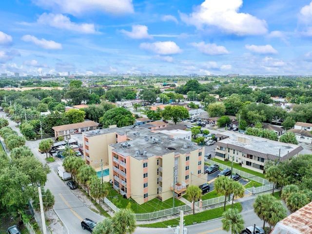 2400 NW 16th St Rd 407, Miami, FL 33125