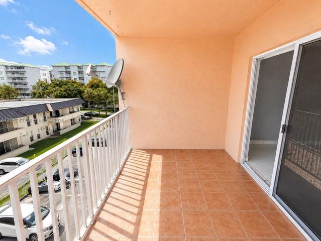 2400 NW 16th St Rd 407, Miami, FL 33125