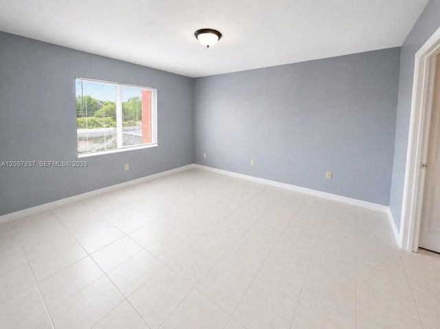 2400 NW 16th St Rd 407, Miami, FL 33125