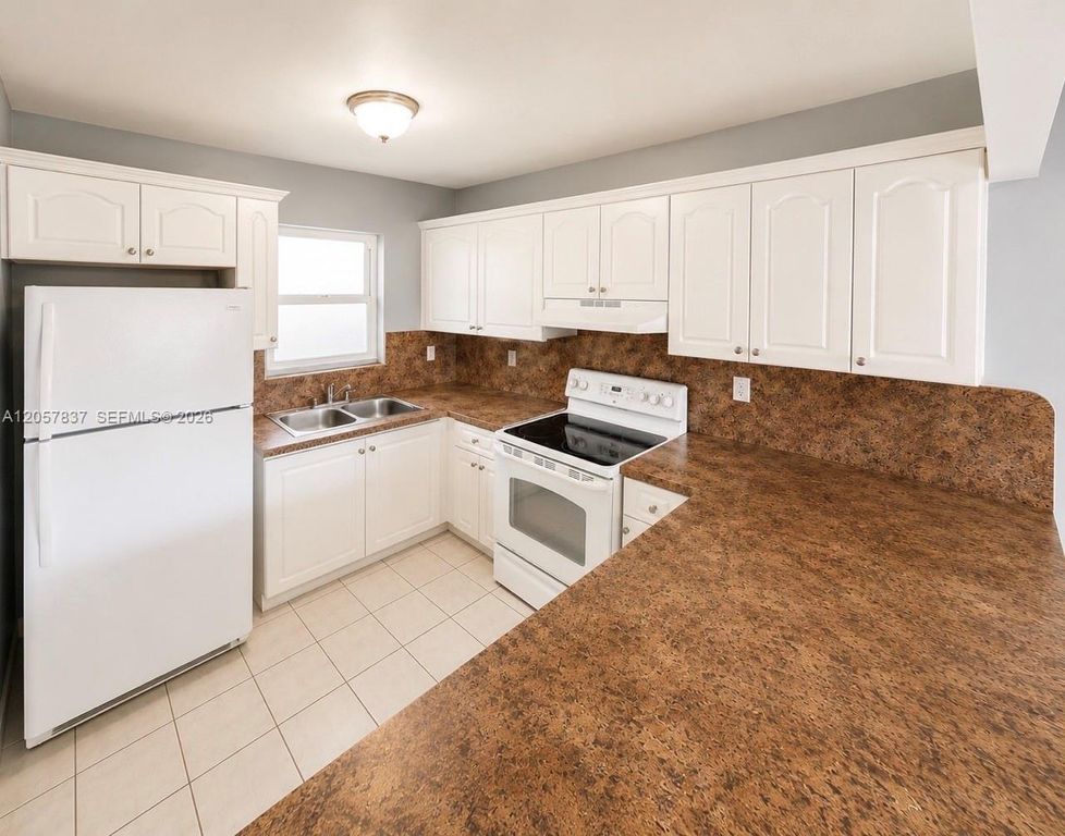 2400 NW 16th St Rd 407, Miami, FL 33125
