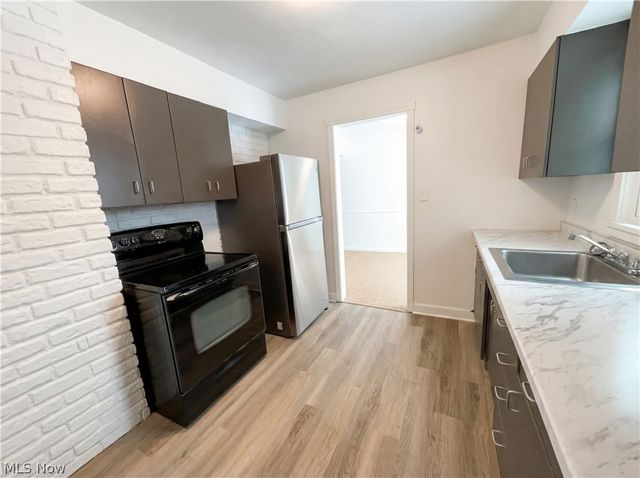 1754 E 236th Street, Euclid, OH 44117