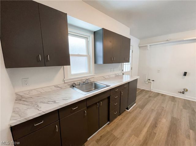 1754 E 236th Street, Euclid, OH 44117