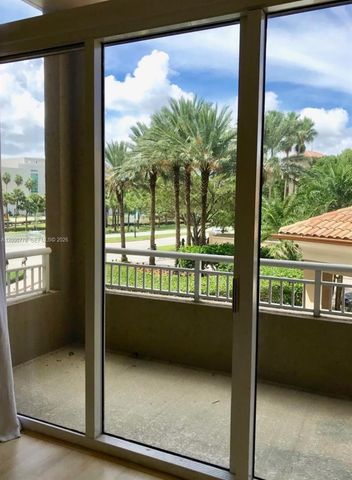 19501 W Country Club Dr 210, Aventura, FL 33180