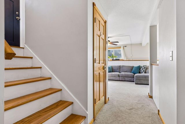 9055 Jamaca Court N, Lake Elmo, MN 55042