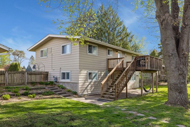 9055 Jamaca Court N, Lake Elmo, MN 55042
