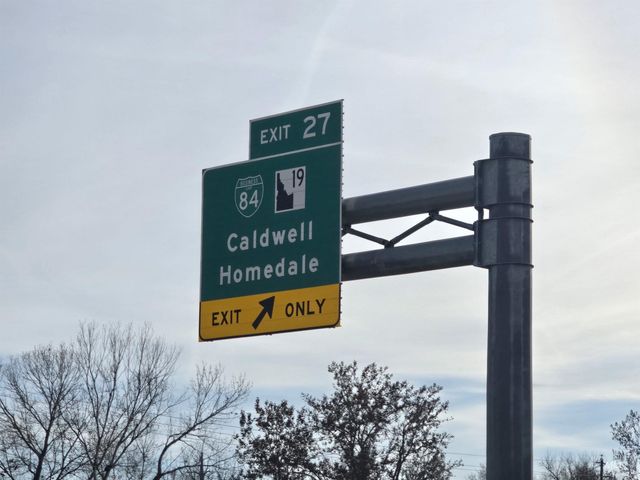 21451 & 21677 Chicago St, Caldwell, ID 83607
