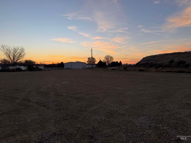 21451 & 21677 Chicago St, Caldwell, ID 83607