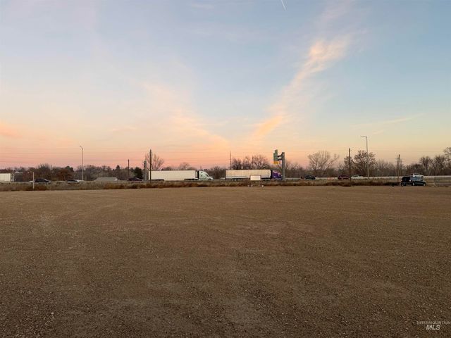 21451 & 21677 Chicago St, Caldwell, ID 83607