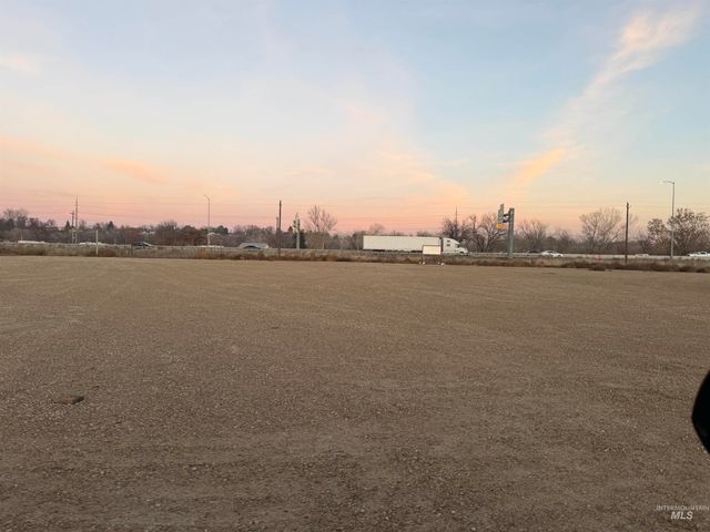 21451 & 21677 Chicago St, Caldwell, ID 83607