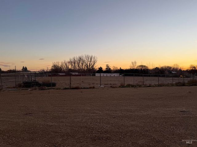 21451 & 21677 Chicago St, Caldwell, ID 83607