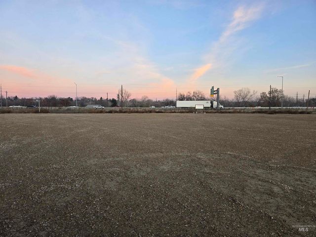 21451 & 21677 Chicago St, Caldwell, ID 83607
