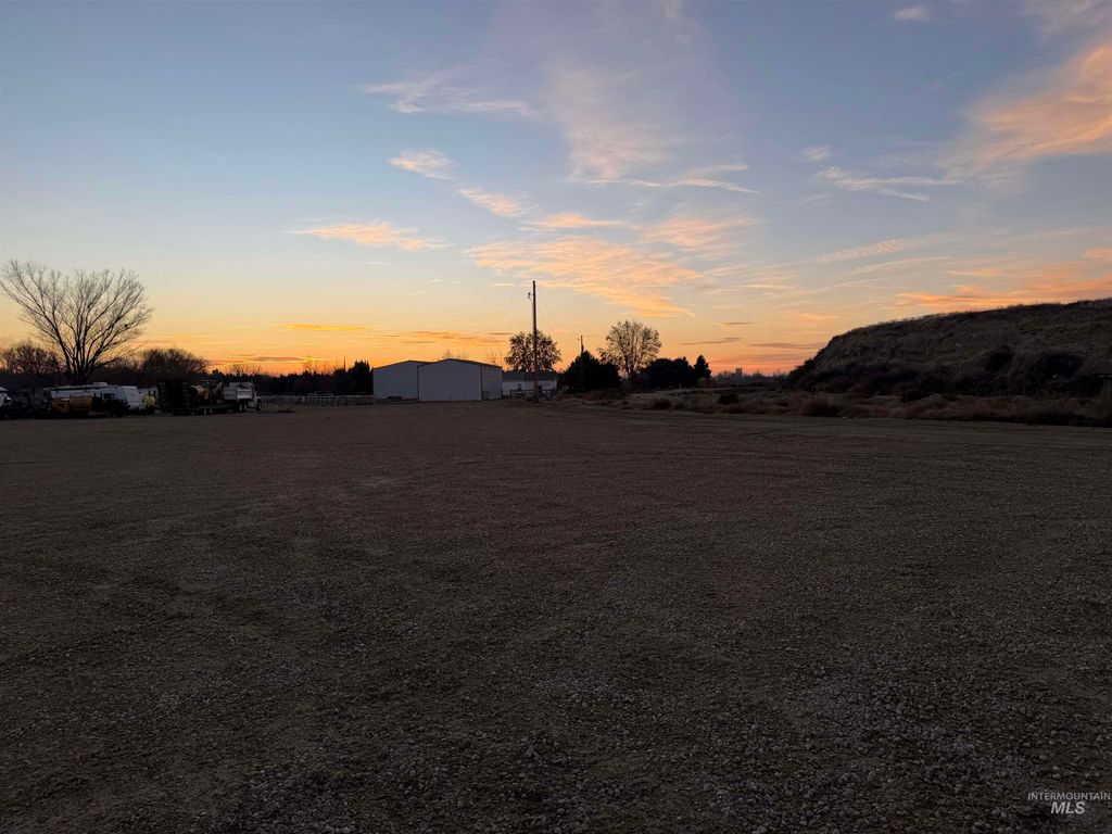 21451 & 21677 Chicago St, Caldwell, ID 83607 photo 10