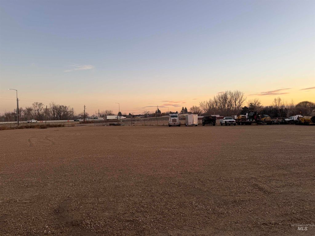 21451 & 21677 Chicago St, Caldwell, ID 83607 photo 11