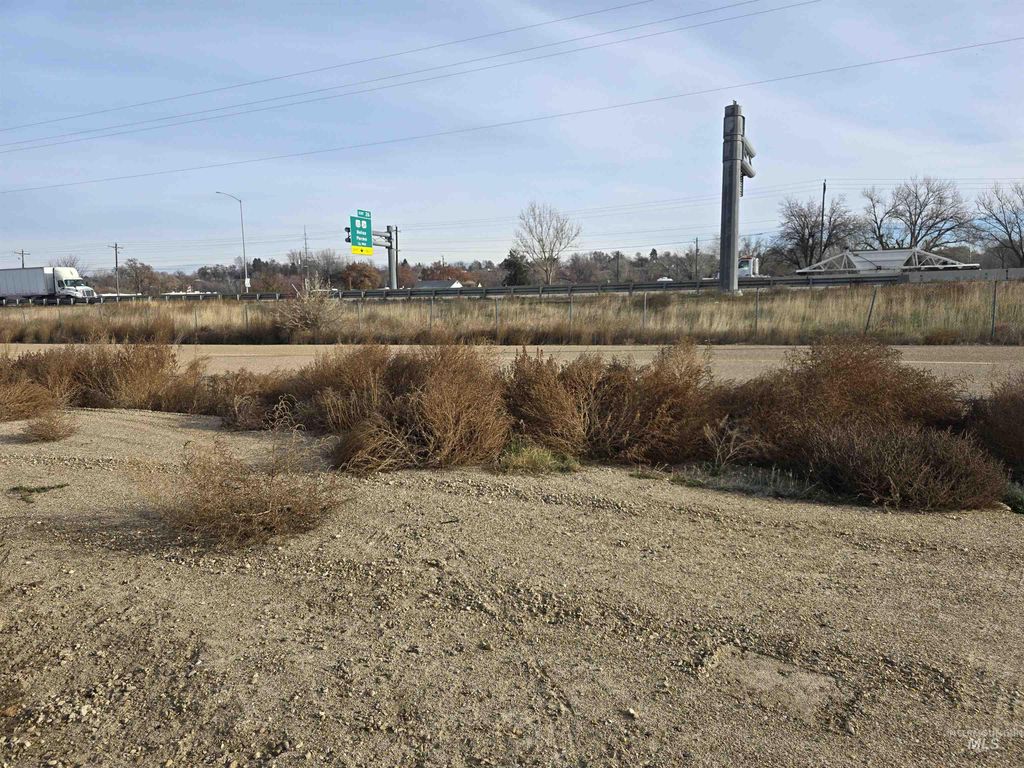 21451 & 21677 Chicago St, Caldwell, ID 83607 photo 3