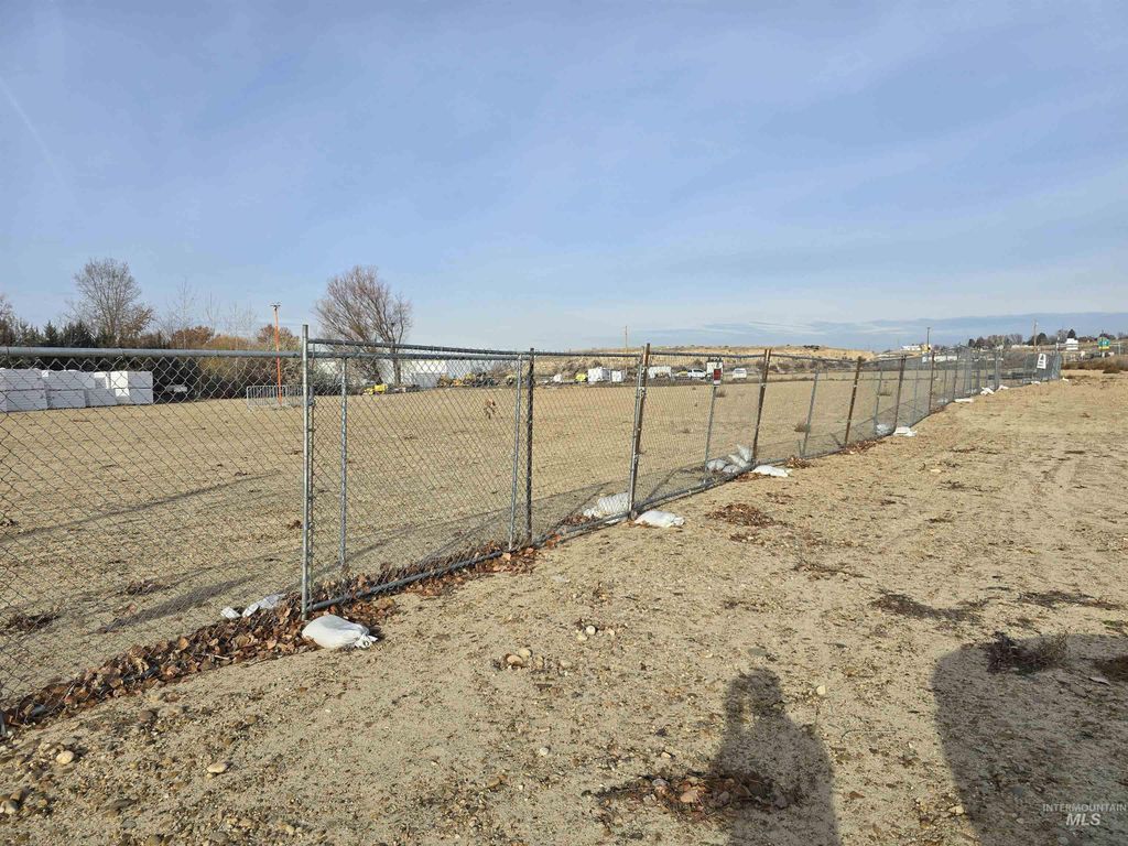 21451 & 21677 Chicago St, Caldwell, ID 83607 photo 8