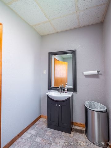 426 E Wyandotte, Mcalester, OK 74501