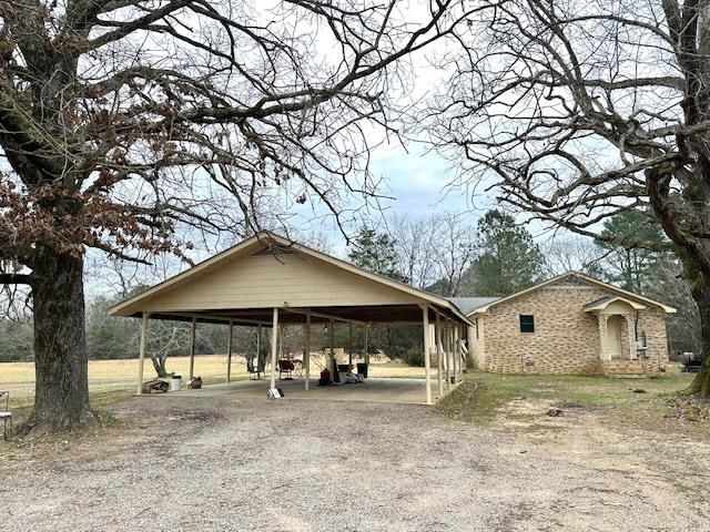 390 PYBURN DR, Savannah, TN 38372