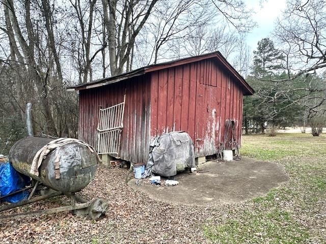 390 PYBURN DR, Savannah, TN 38372