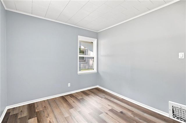 1347 S Hocker Avenue, Independence, MO 64055