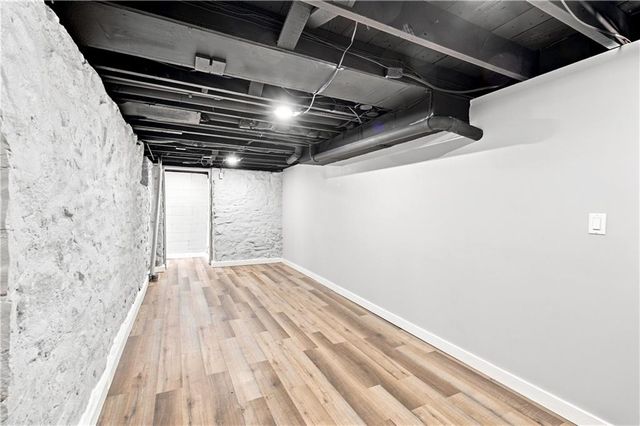 1347 S Hocker Avenue, Independence, MO 64055