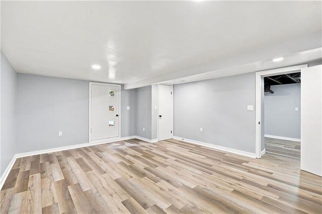 1347 S Hocker Avenue, Independence, MO 64055