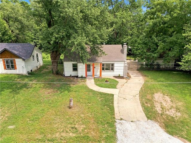 1347 S Hocker Avenue, Independence, MO 64055