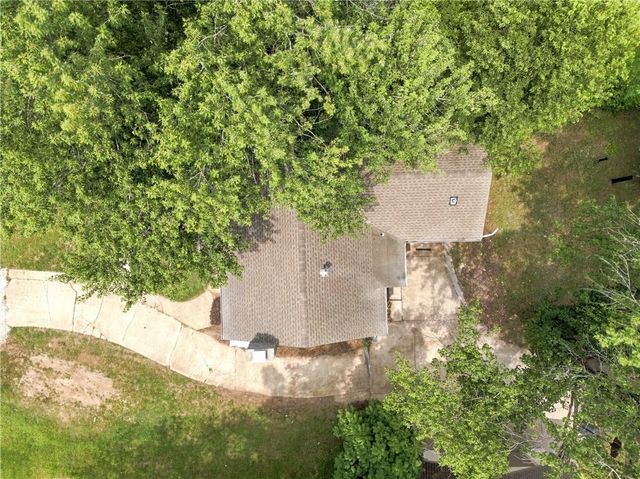 1347 S Hocker Avenue, Independence, MO 64055