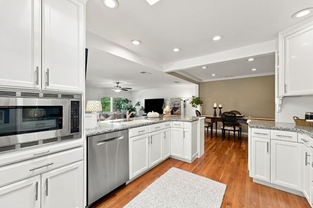 3825 Lynwood Way, Sacramento, CA 95864
