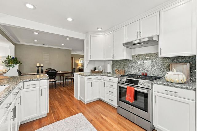3825 Lynwood Way, Sacramento, CA 95864