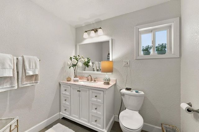 3825 Lynwood Way, Sacramento, CA 95864