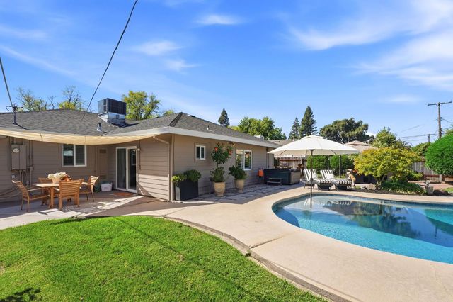 3825 Lynwood Way, Sacramento, CA 95864