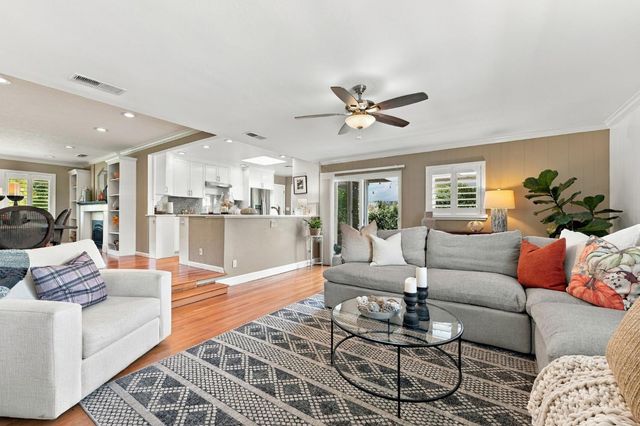3825 Lynwood Way, Sacramento, CA 95864