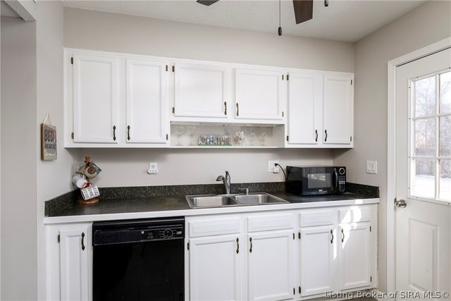 2316 Dunbar Drive, Jeffersonville, IN 47130