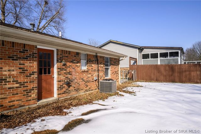 2316 Dunbar Drive, Jeffersonville, IN 47130