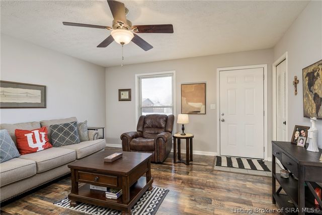 2316 Dunbar Drive, Jeffersonville, IN 47130