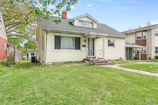 1308 Troy Road, Edwardsville, IL 62025