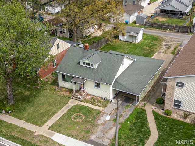 1308 Troy Road, Edwardsville, IL 62025