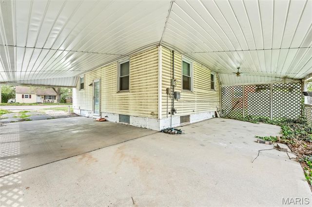 1308 Troy Road, Edwardsville, IL 62025