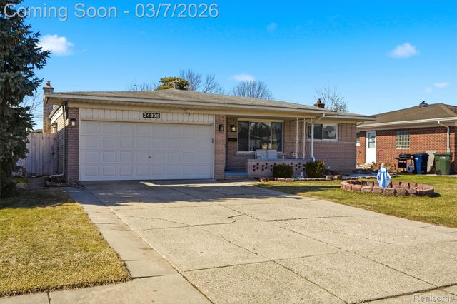 34839 Beaver Drive, Sterling Heights, MI 48312